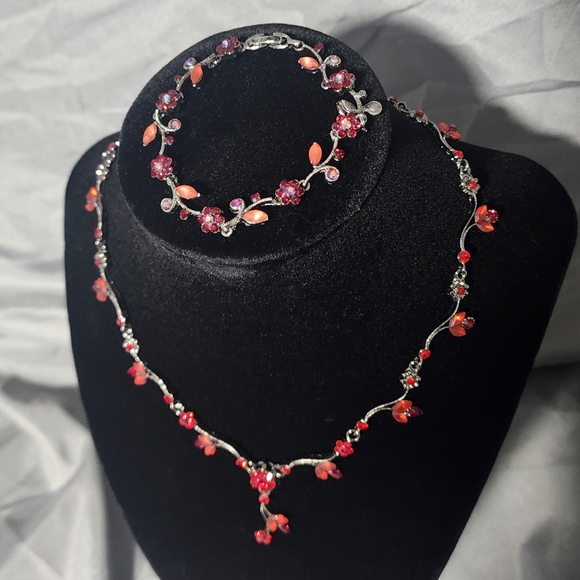 Pilgrim Danish Vine-like Design With Red Gems On A Necklace & Bracelet Set - Picture 3 of 8